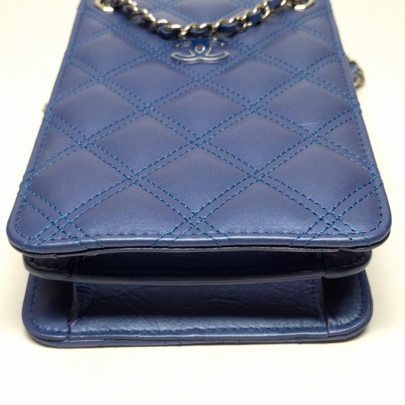 SOLD Chanel Blue Quilted iPhone Crossbody Bag - Picture 3 of 7